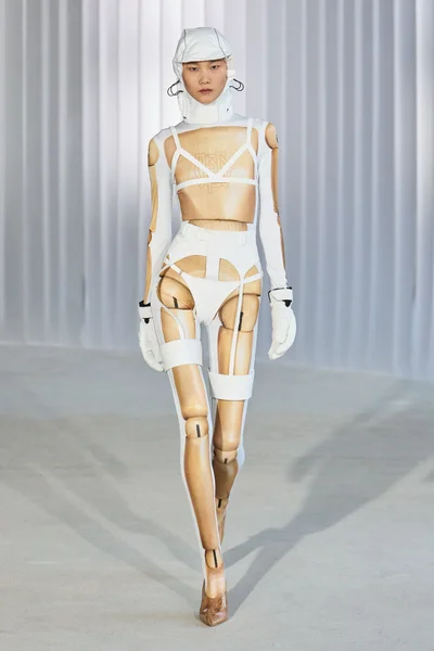 Look 12